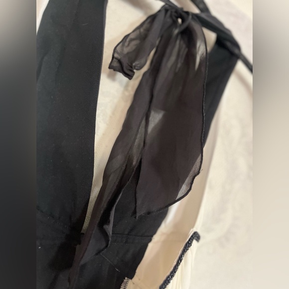 Max & Cleo Black & White Halter Maxi Dress 🌵4 - Picture 4 of 16